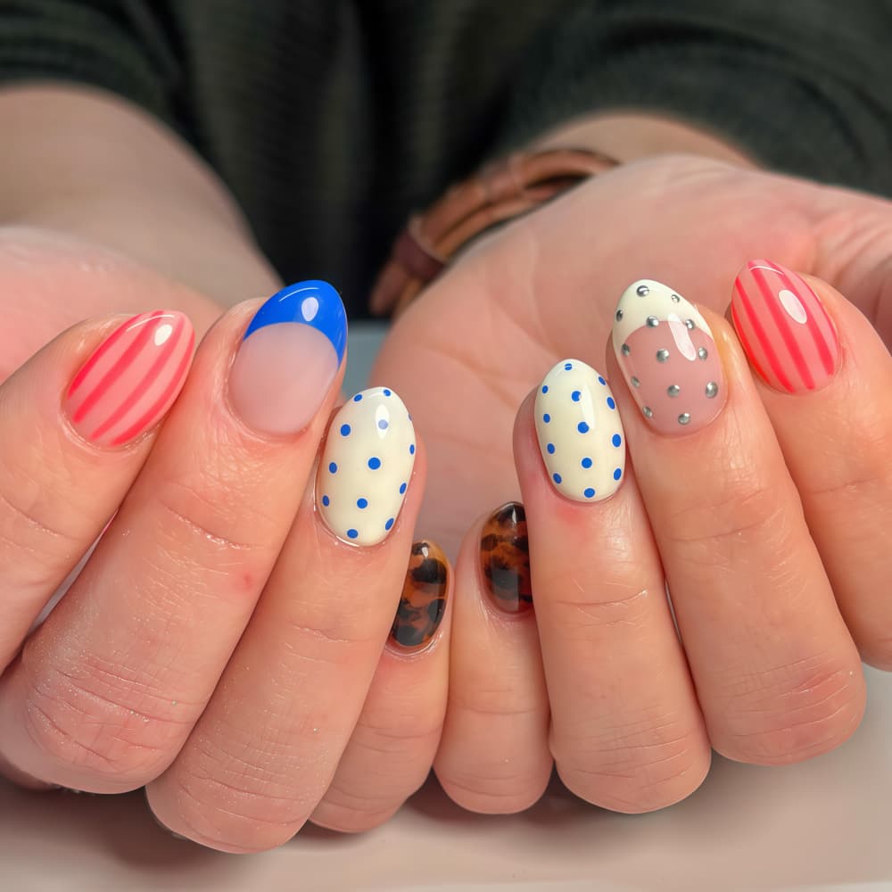Red and blue polka dot tortoise shell wearable nails candy stripes French short almond manicure patches wearable fake nails wholesale