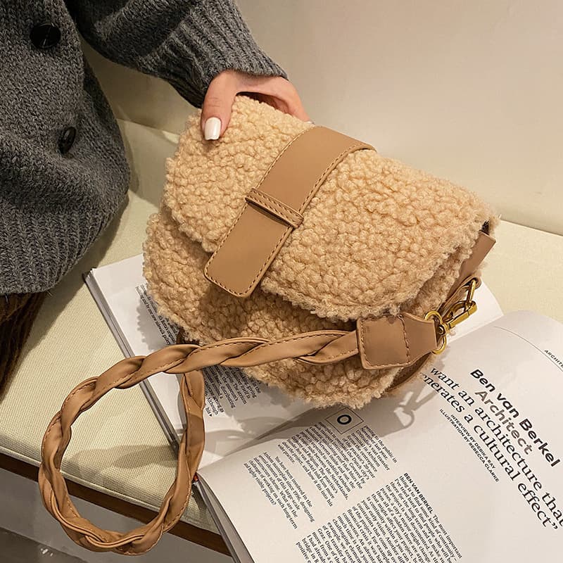 Fashionable Plush Crossbody Bag Women's Winter 2024 Street Style Versatile Shoulder Bag Trendy Small Square Bag Lock Buckle Opening