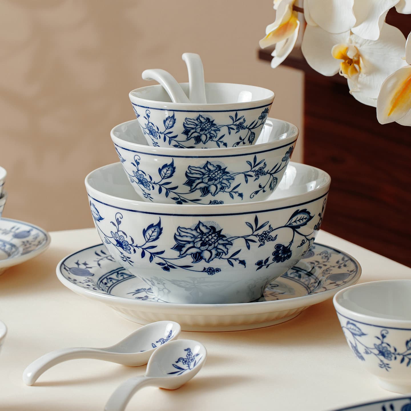 Blue and white pomegranate ceramic bowls and plates household tableware set national style soup plate rice bowl 2026 new dinner plate gift