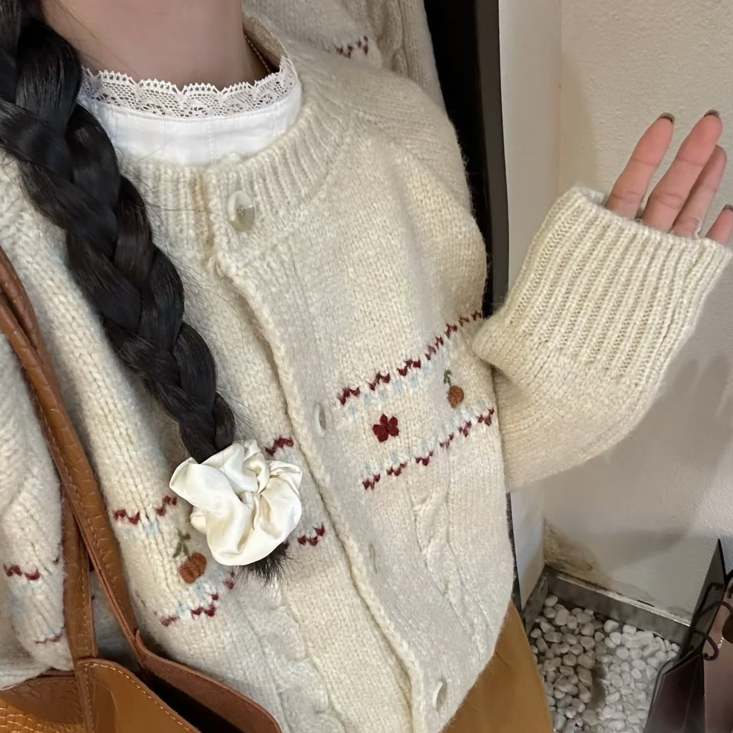 Artistic Floral Embroidery Soft Round Neck Sweater for Women Fall 2026 New Design Single-Breasted Knit
