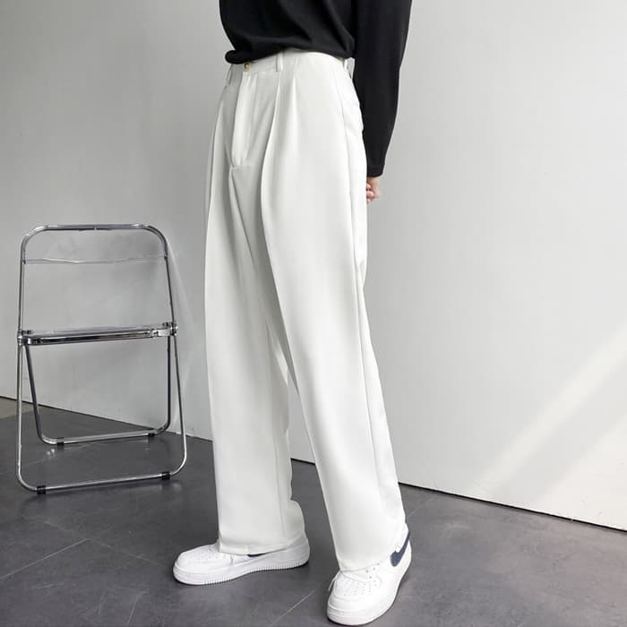 Hong Kong style lightweight drape men's suit pants, cropped loose straight leg, casual wide-leg white suit pants.
