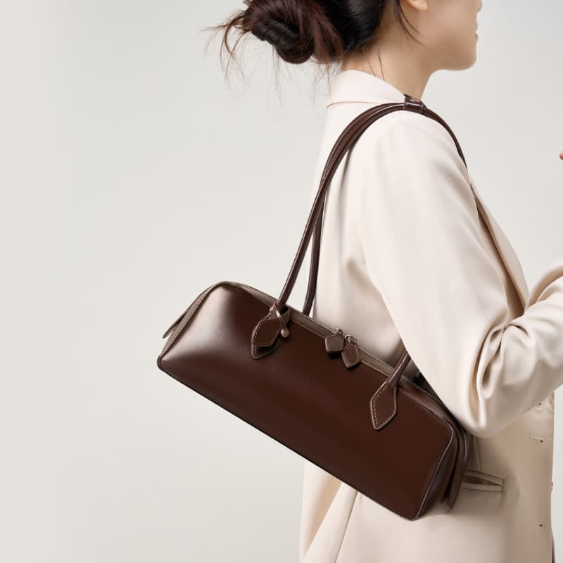 Women's 2026 New Korean Niche Design Large Capacity Cowhide Shoulder Bag Long Red Baguette Bag