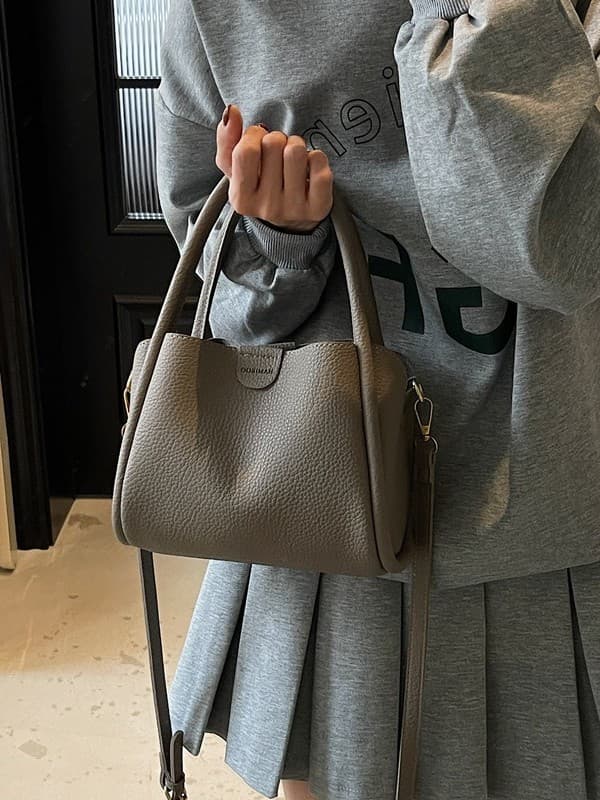 Lychee Grain Handheld Bucket Bag for Women 2025 New Korean Style Internet Celebrity Live Streaming Hit, High-End Shoulder Crossbody Bag
