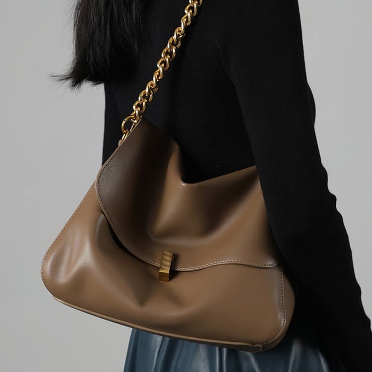 Large Capacity Leather Crossbody Bag Women's Commuter Shoulder Bag Urban Simple Style Double Layer Cowhide Chain Lock Buckle