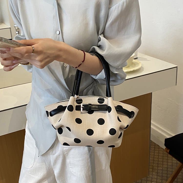 Our women's bags are always with you, no matter where and when girls are fashionable, zipper bags for women