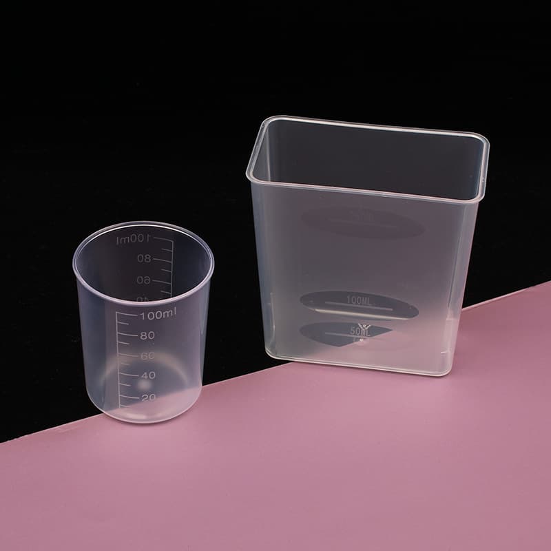 Transparent Plastic Small Measuring Cup with Graduations 100ml Lab PP Cup 250ml Measuring Cup In Stock Wholesale New Arrival