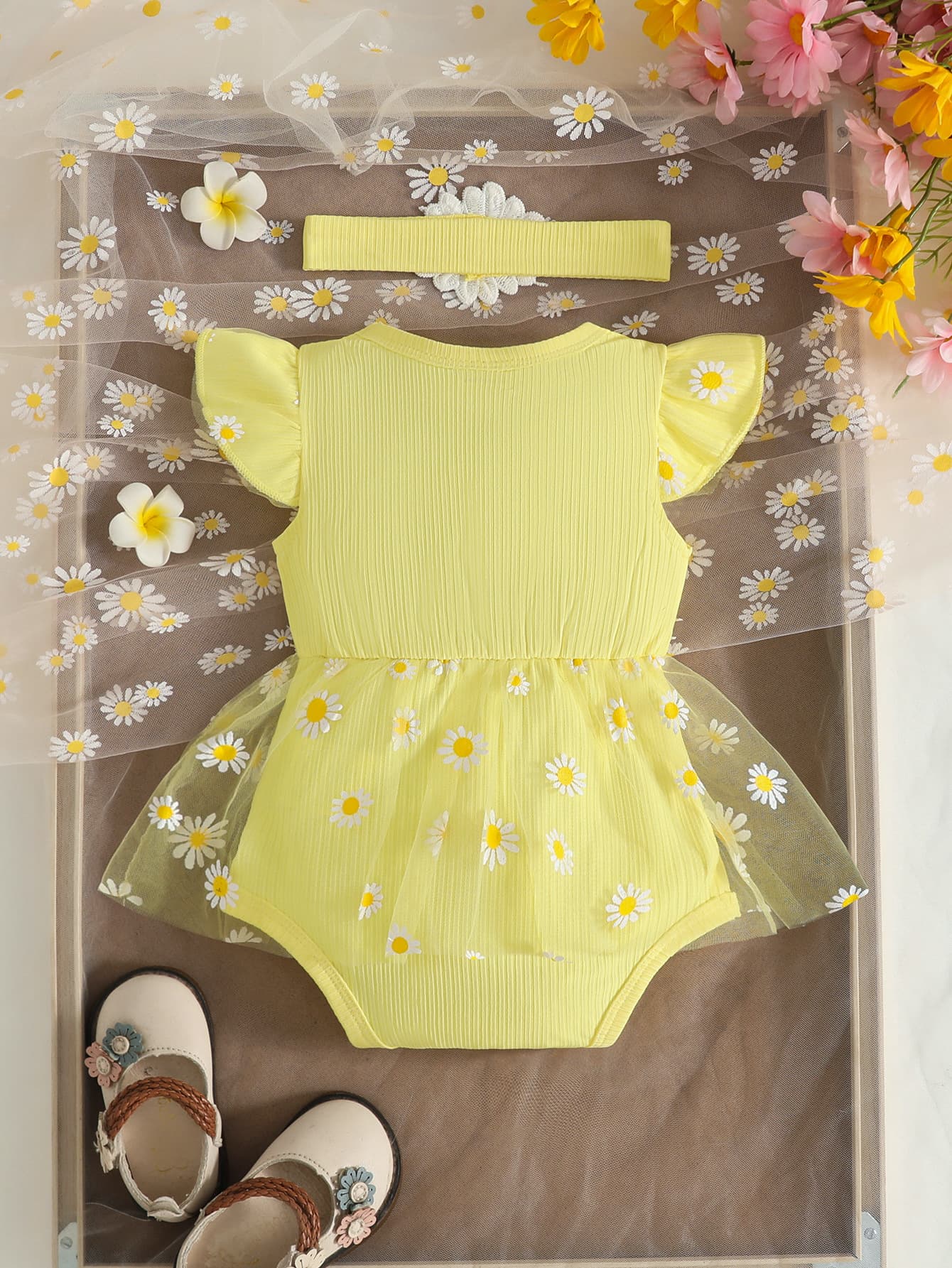 New Cross-Border Baby Girl Daisy Embroidered Tutu Dress with Flutter Sleeves, Fashionable Triangle Bodice Dress for Toddlers