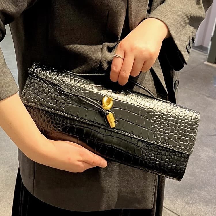 Genuine Leather Crocodile Pattern Cell Phone Bag Women's 2024 Handbag Underarm Bag High-End Feelings Single Shoulder Slant Cross Small Bag