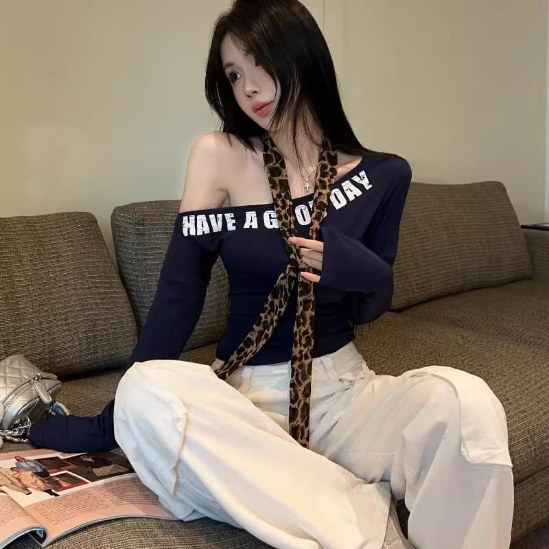 Off-Shoulder Long-Sleeve T-Shirt with Letter Print, Slim Fit Leopard Print Scarf Base Layer, Short Top Leopard Print Base Layer