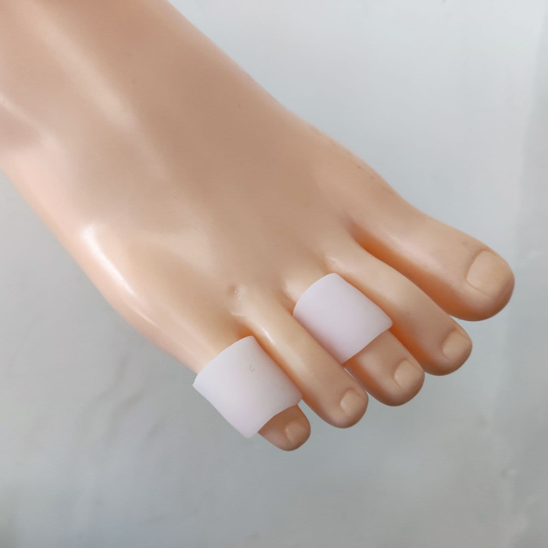 Silicone little toe protectors for friction prevention and small pinky toe guards