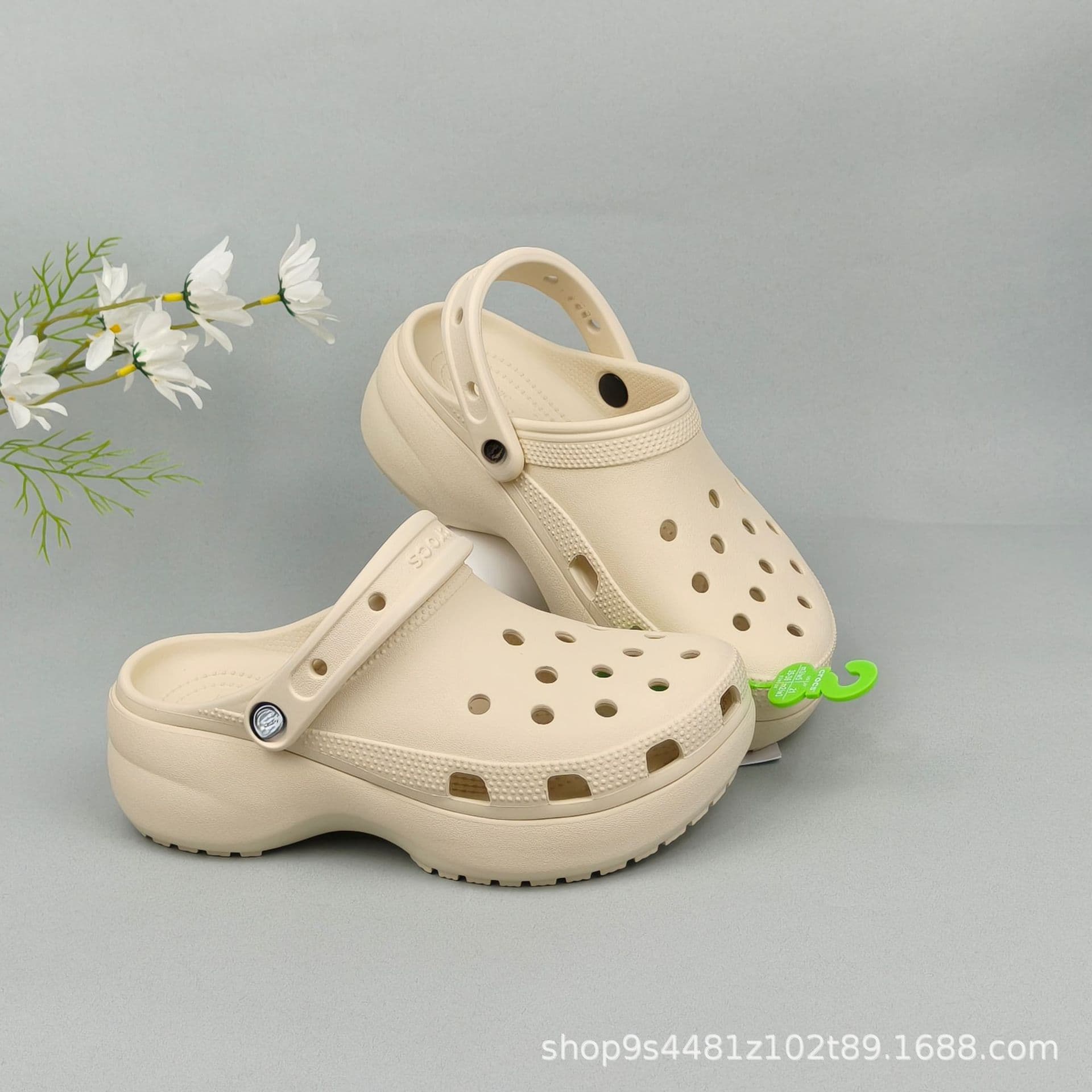 Crocs Classic Mid-Heel Shoes, Unisex Style, Height-Increasing Shoes, Non-Slip Beach Shoes, Cloud Clogs Wholesale