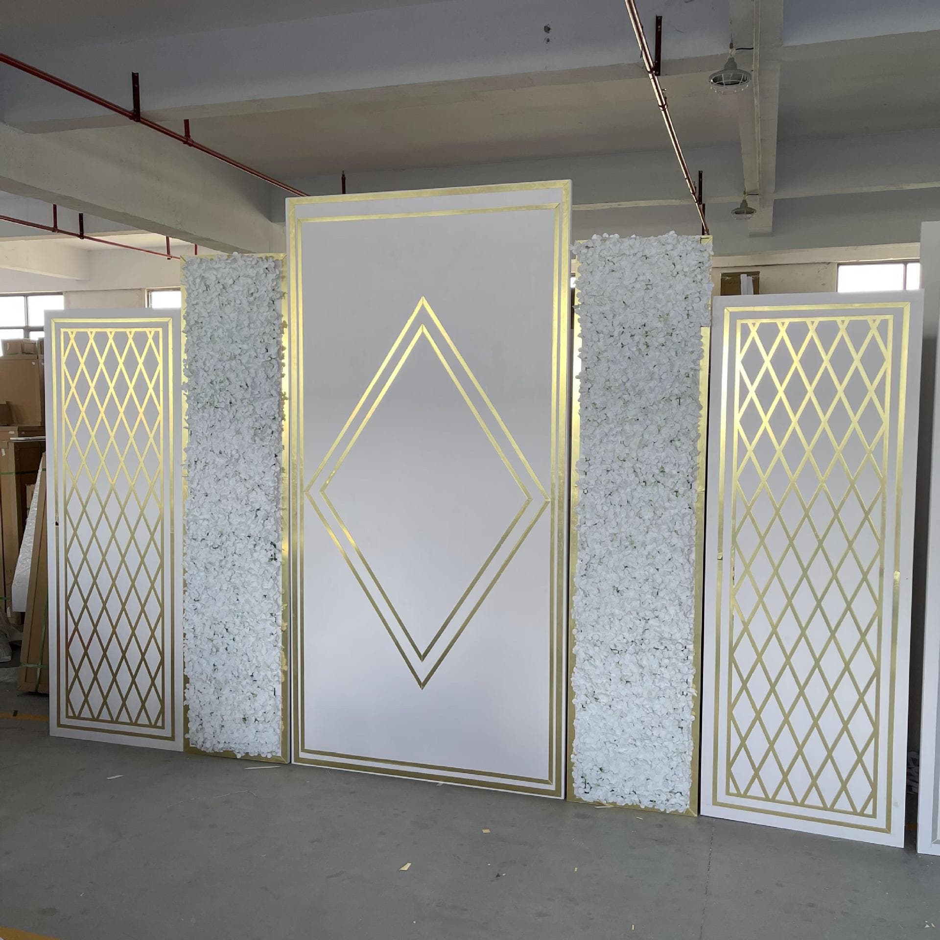 Large PVC Iron Art Decoration for Wedding Stage Background, Wedding Venue Setup Props, Wedding Party Decoration