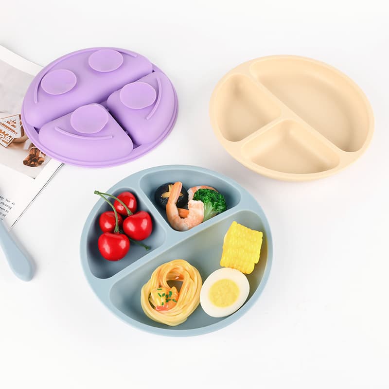 Cross-Best Selling Baby Food Smile Face Divided Silicone Plate with Four Reinforced Suction Cups, Silicone Bowl with Lid