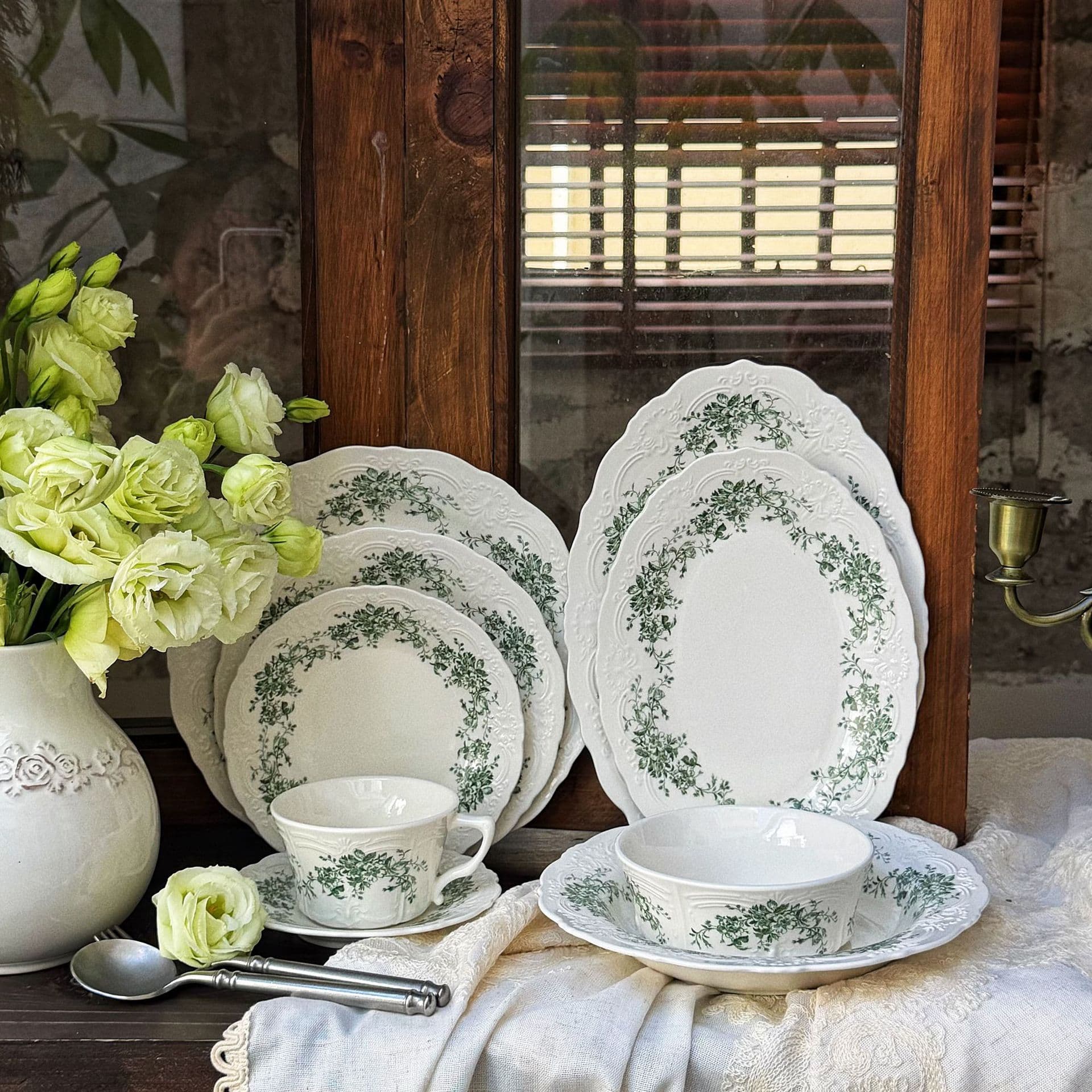 French retro green Begonia ceramic tableware ceramic plate coffee cup saucer bowl dessert plate pasta plate soup plate oval plate