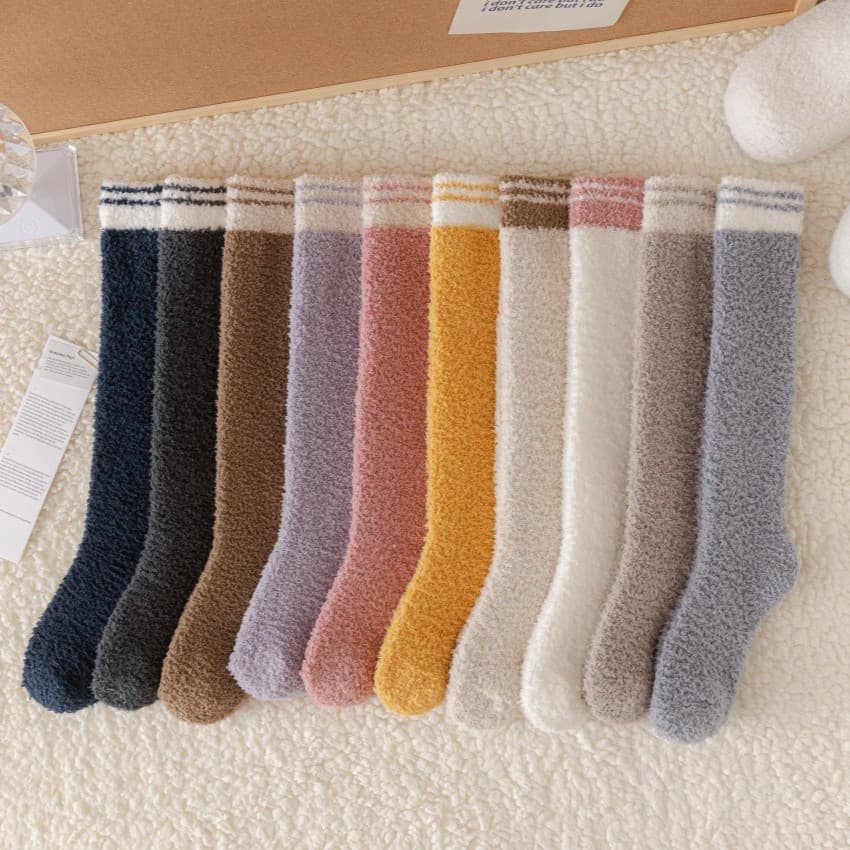 Coral Fleece Long Tube Socks for Women, Autumn Thick Warm Knee-High Socks, Postpartum Sleep Socks for Ladies