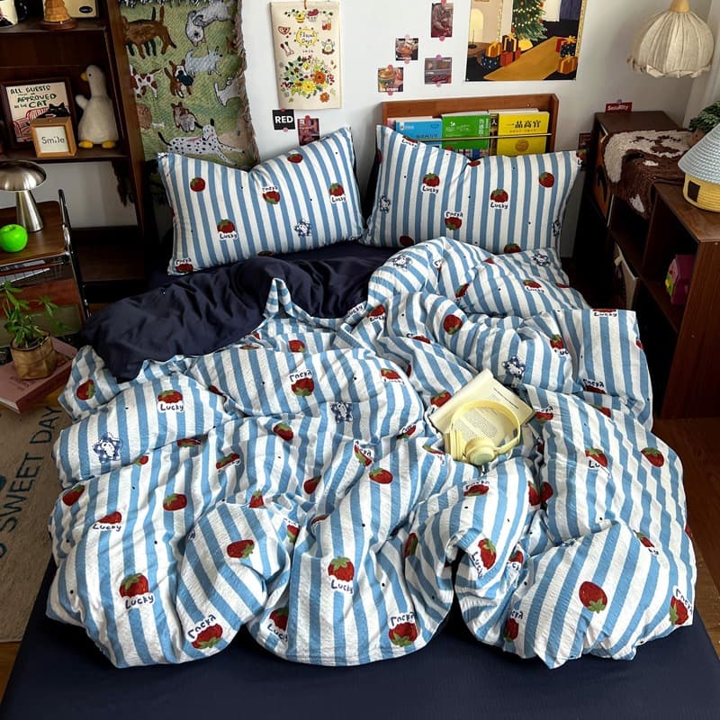 Pastoral Blue Striped Sweet Strawberry Girl Puff Cotton Bedding Set 4-Piece, Skin-Friendly Student Dormitory Apartment 3-Piece Set