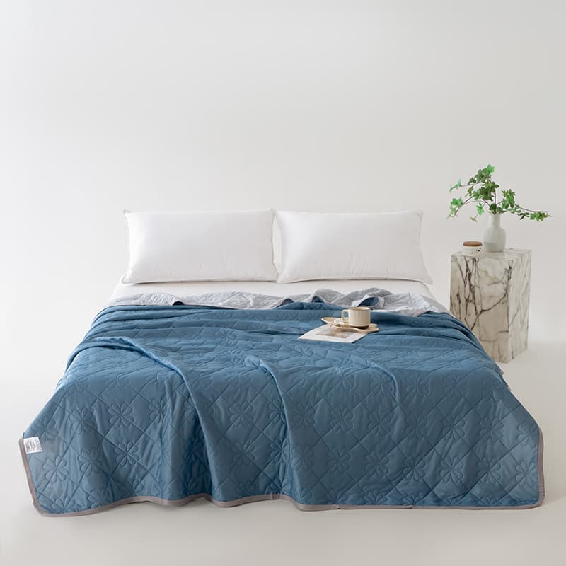 Amazon Cross-Border Bestseller Cooling Silk Summer Quilt Ice Cream Solid Color Summer Cool Quilt Air Conditioning Blanket Spandex Cooling Throw