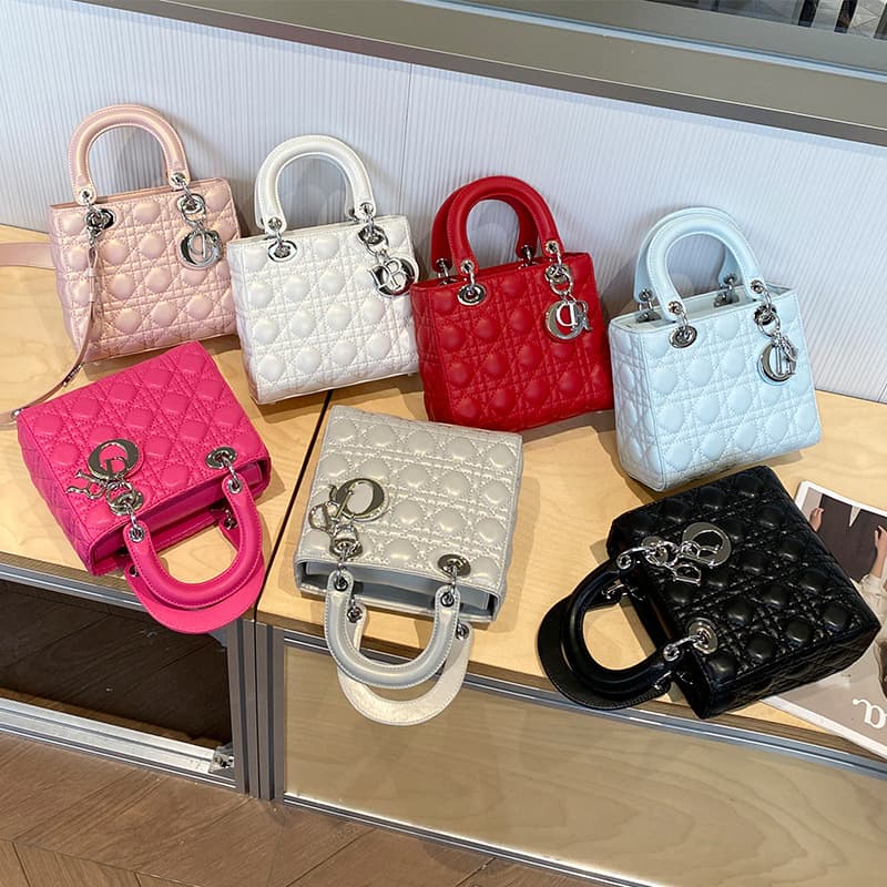 2026 New Lambskin European-American Celebrity Diamond Quilted Lady Bag Women Fashion Letter Charm Handbag Shoulder Crossbody Chain