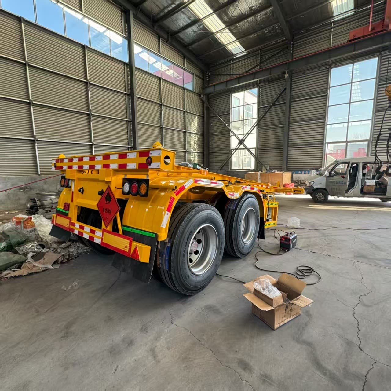 12.5m Skeleton Container Transport Vehicle Three-Axle High-Strength Steel Hazardous Goods 20ft Skeleton Transport Vehicle