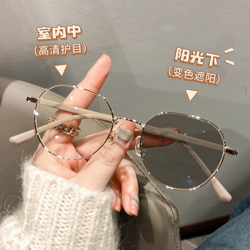 Photochromic Women's Fashion Personality Plain Face Versatile Student Myopia Glasses Blue Light Blocking Frame with Prescription Option