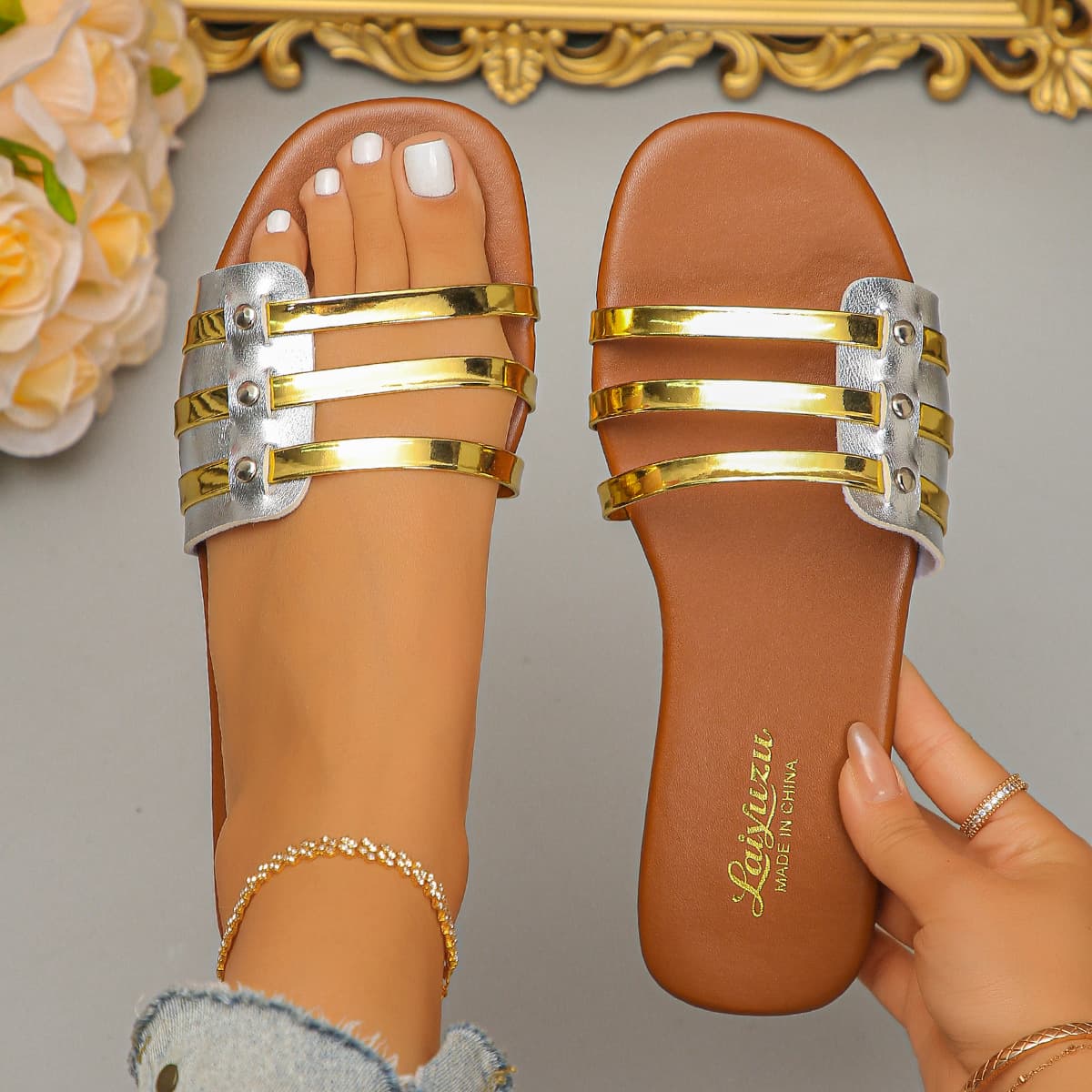 2026 Sandals Flat Women's Beach Shoes Slippers Casual Flat Sandals