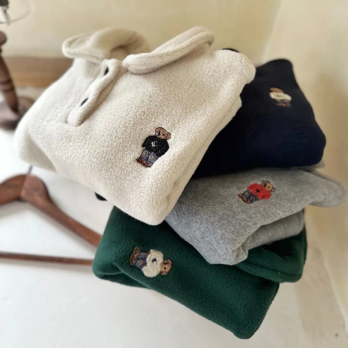 Children's Fleece-Lined Polo Shirt 2023 Autumn/Winter New Girl's Base Layer Shirt Boy's Cartoon Hoodie Fleece Top