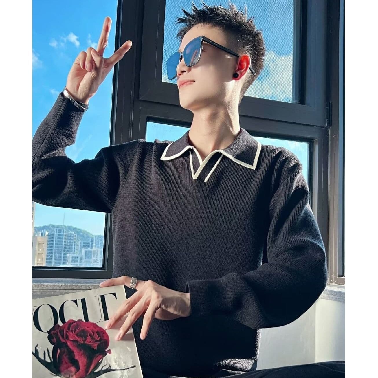 Autumn/Winter 2025 Knit Polo Shirt, Light Mature Style British Style V-Neck Base Layer, New Color Block Sweater for Men (1/2 Piece)