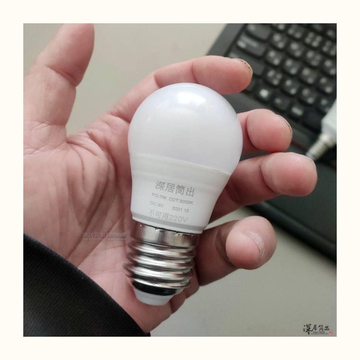5V low-voltage LED bulb, 3.7-12V DC light source, E27 warm light, USB rechargeable desk lamp bulb.