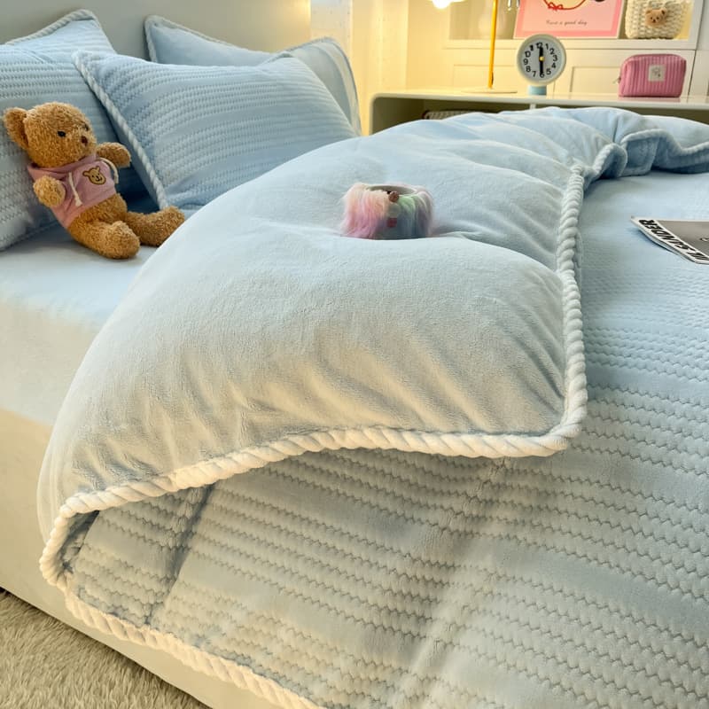 Class A milk velvet four-piece coral velvet winter double-sided velvet striped warm baby velvet quilt cover sheet set