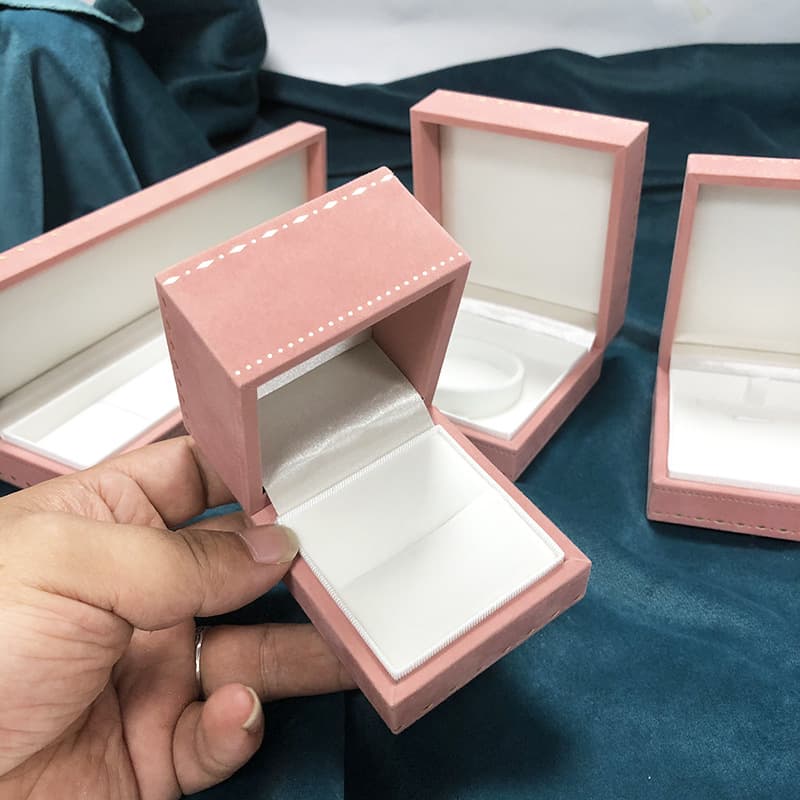 New Thickened Right-Angle Raised Edge Velvet Jewelry Box, Fashion Jewelry Necklace Storage Box with Print