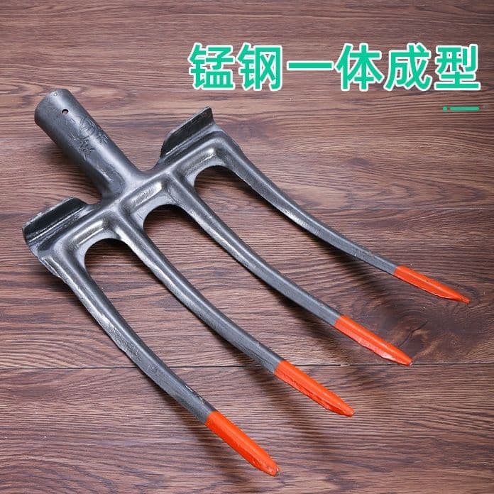 Heavy-duty agricultural four-tine steel fork for tilling, grass turning, manure spreading, peanut digging, scallion harvesting, garlic excavation, and soil cultivation.