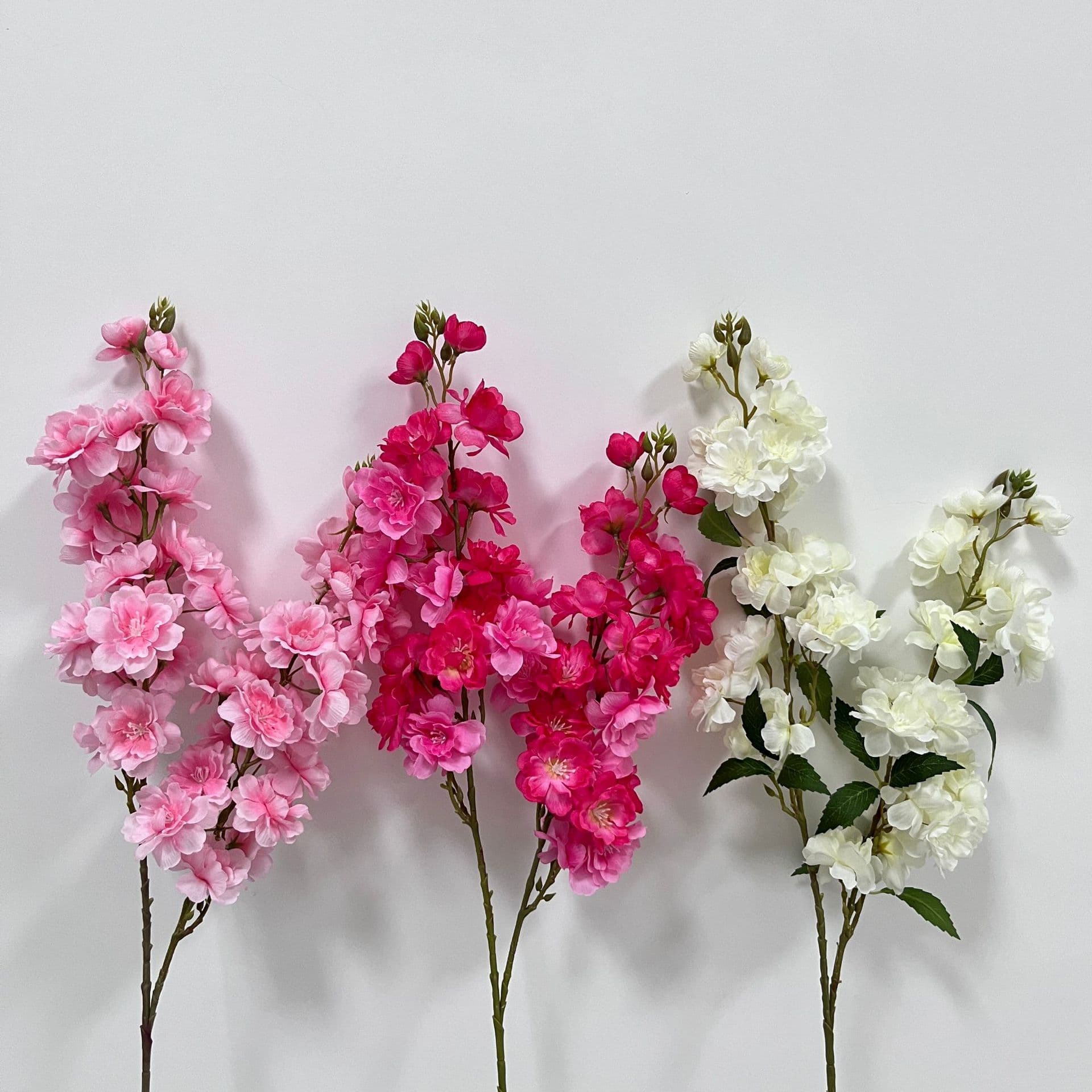 Beautiful Artificial Cherry Blossom Branches for Home Decoration, Wedding Arrangements, and Hotel Window Displays Wholesale