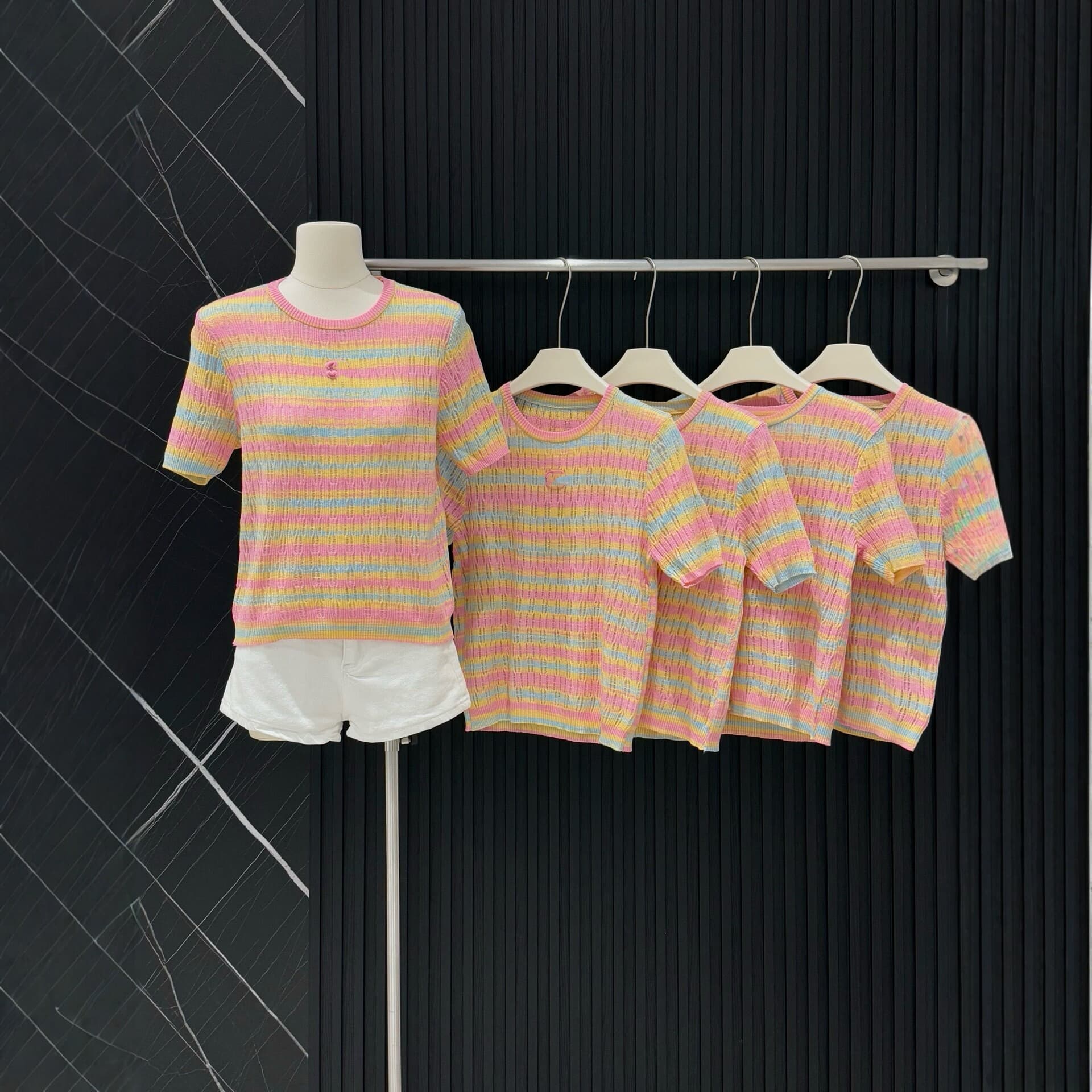 Xiaoxiang Style 2026 Summer New Rainbow Stripe Knitted Short Sleeve Women's Round Neck Slim Fit Versatile Top