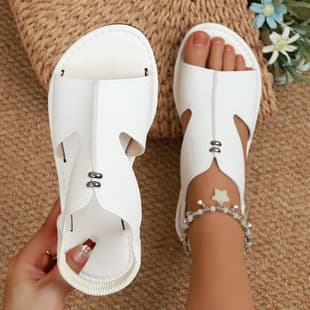 Flat Sandals Women 2026 Summer New Style European American Round Toe Open Toe Side Cut Fish Mouth Outwear Plus Size Nude Sandals