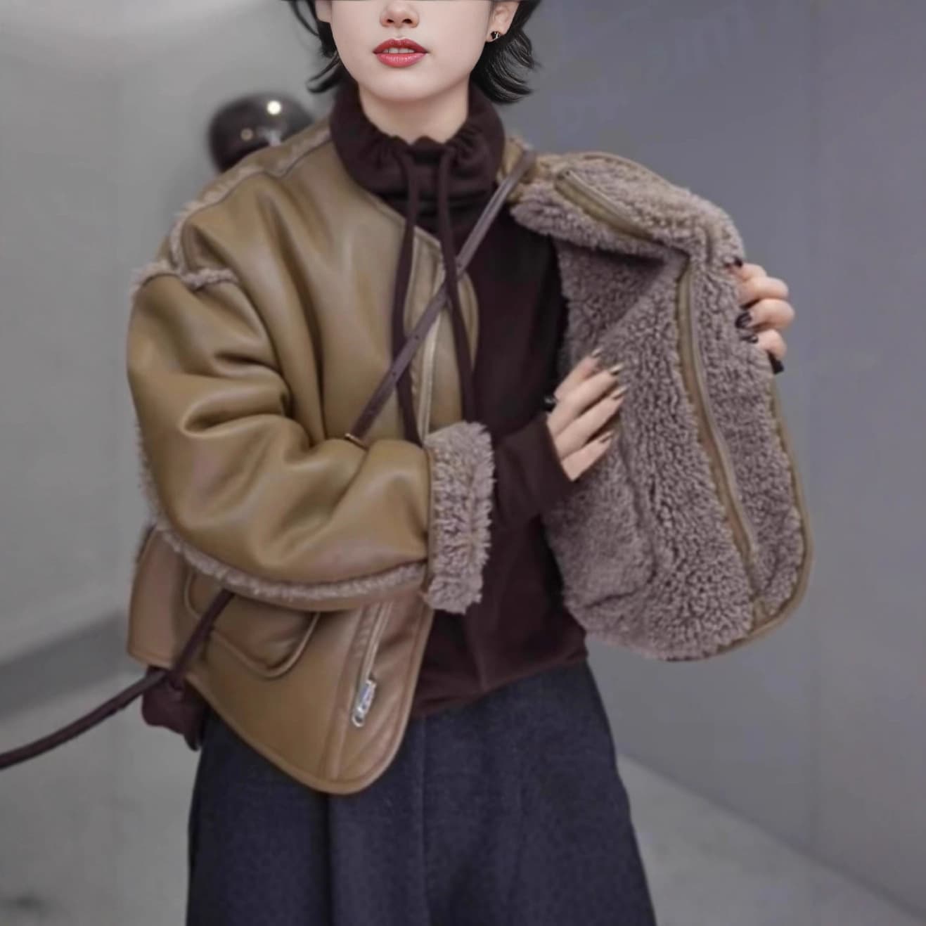 Women's Double-Sided Lambskin Shearling Round Neck Coat 2025 Winter Thick Motorcycle Jacket Loose Fit