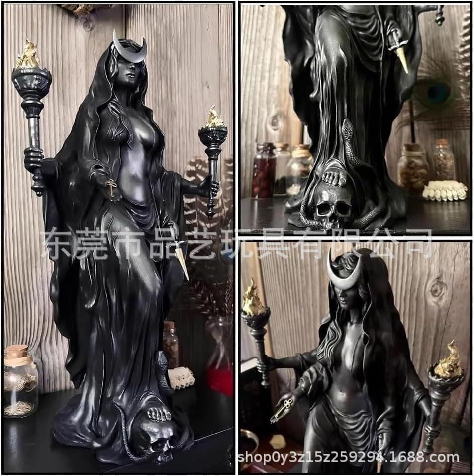 Cross-border Hekate Niktipolos, The Witch of The Night Wanderer Statue
