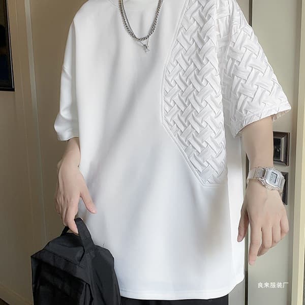 Japanese-style cool and edgy short-sleeved T-shirt for men, summer design, three-dimensional patchwork, trendy loose five-quarter sleeve.