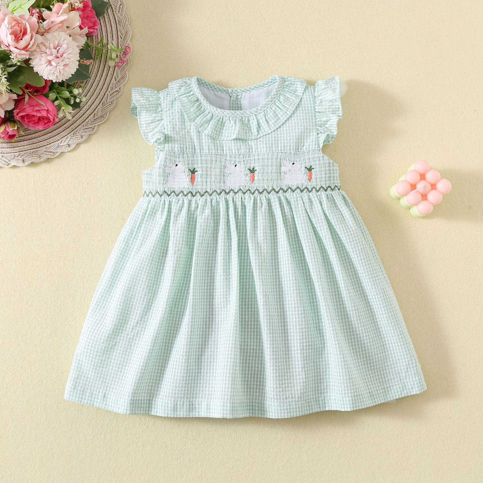 Summer Girls Dress with Smocking, Cute Rabbit Embroidery, Green Plaid Cotton Princess Dress for Kids, Export Quality