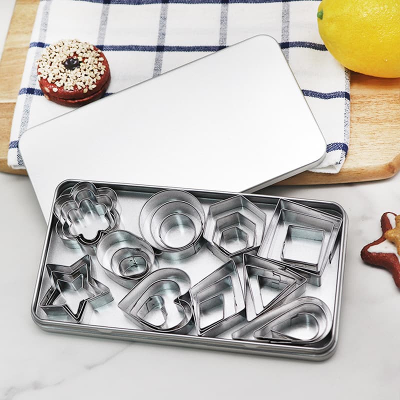Stainless Steel 30-Piece Cookie Cutter Set, Biscuit Chocolate Cake Baking Kit, DIY Flower Shape Kitchen Tool