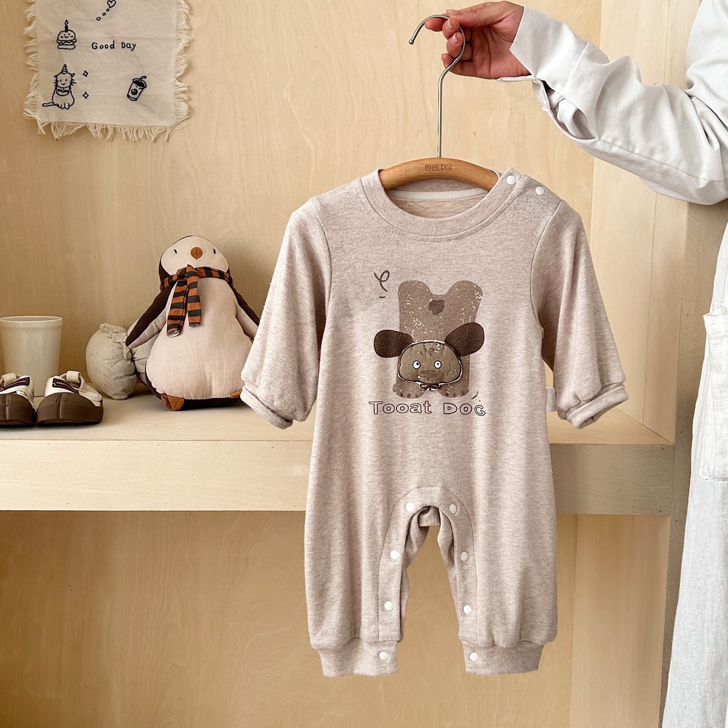 Infant and toddler cartoon jumpsuit, autumn baby boy's cute style, bear print romper, children's long-sleeved outdoor clothing