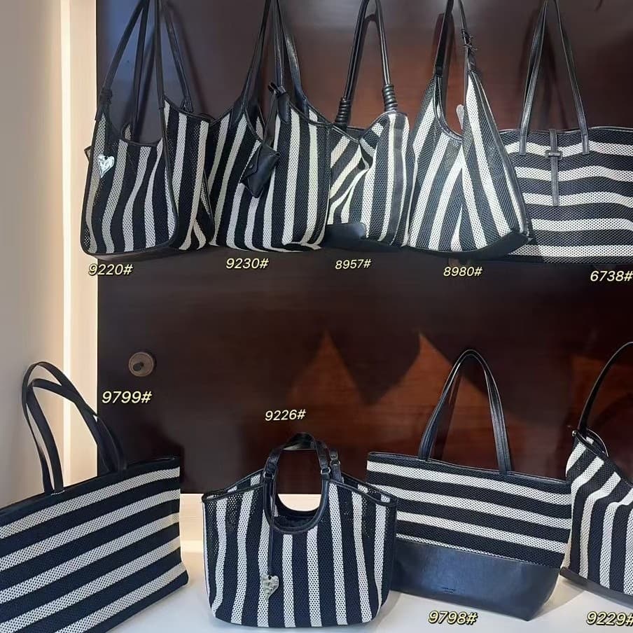 Contrast Color Design Large Capacity Tote Bag Hollow Black and White Striped Woven Bag Large Women's Tote Bag Large Capacity Women's Bag