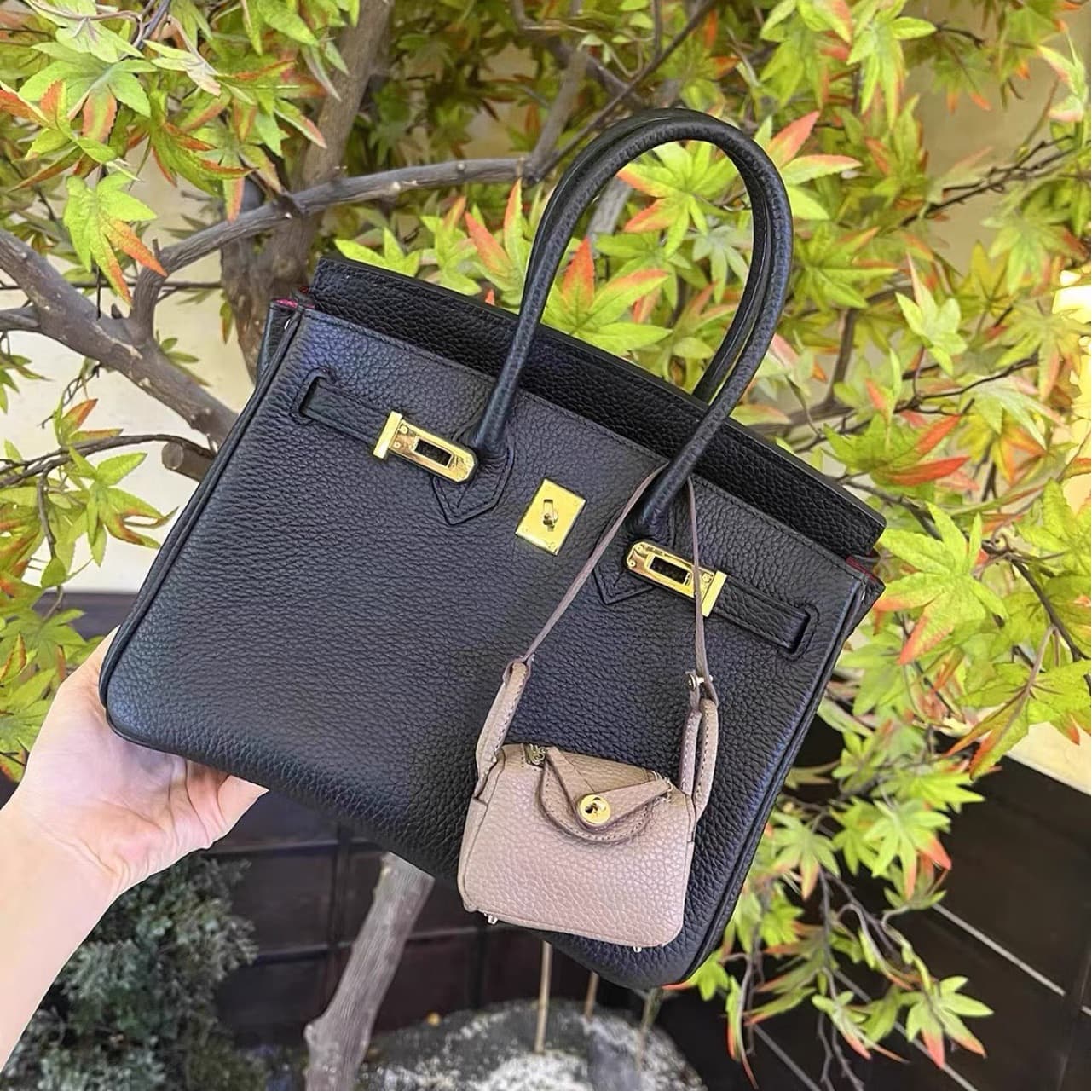 H Mini Lindy Bag Charm Cute AirPods Earphone Holder Keychain Pendant for Men and Women Backpack Handbag