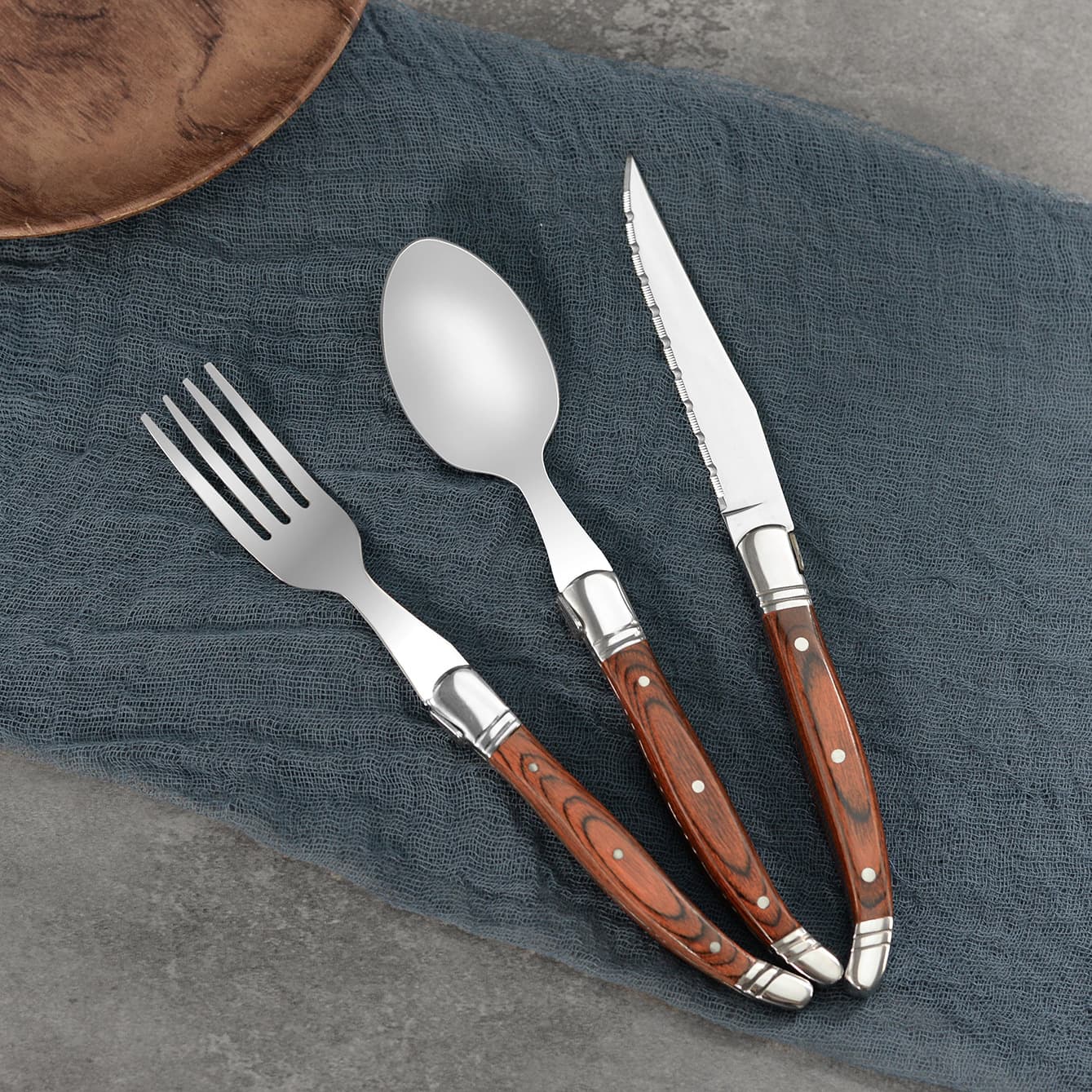 Steak knife fork spoon set stainless steel Western knife cutlery kitchen supplies high red wood handle steak knife teaspoon