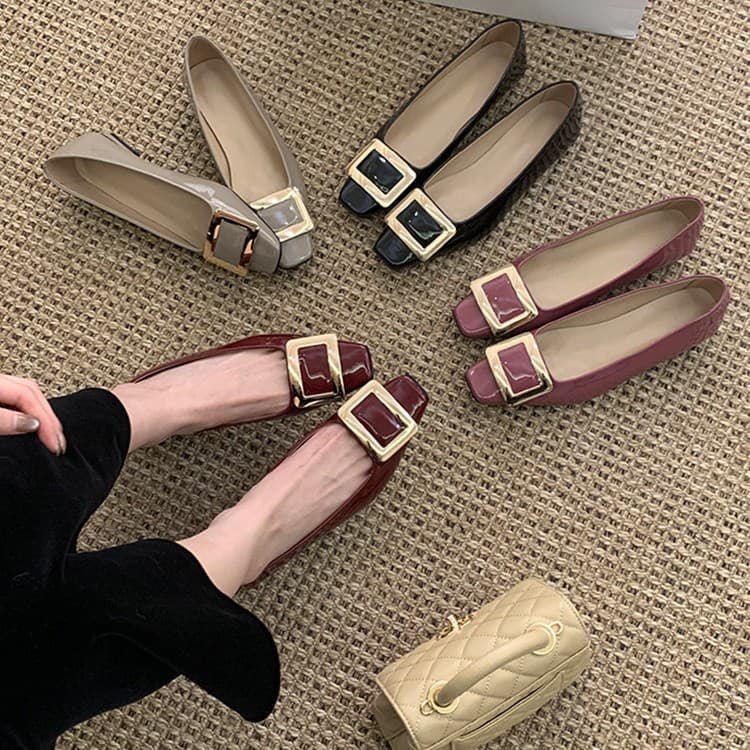 Low Heel Women's Shoes 2026 Spring New Style Patent Leather Flat Shoes Square Toe Square Buckle Commuter Work Shoes