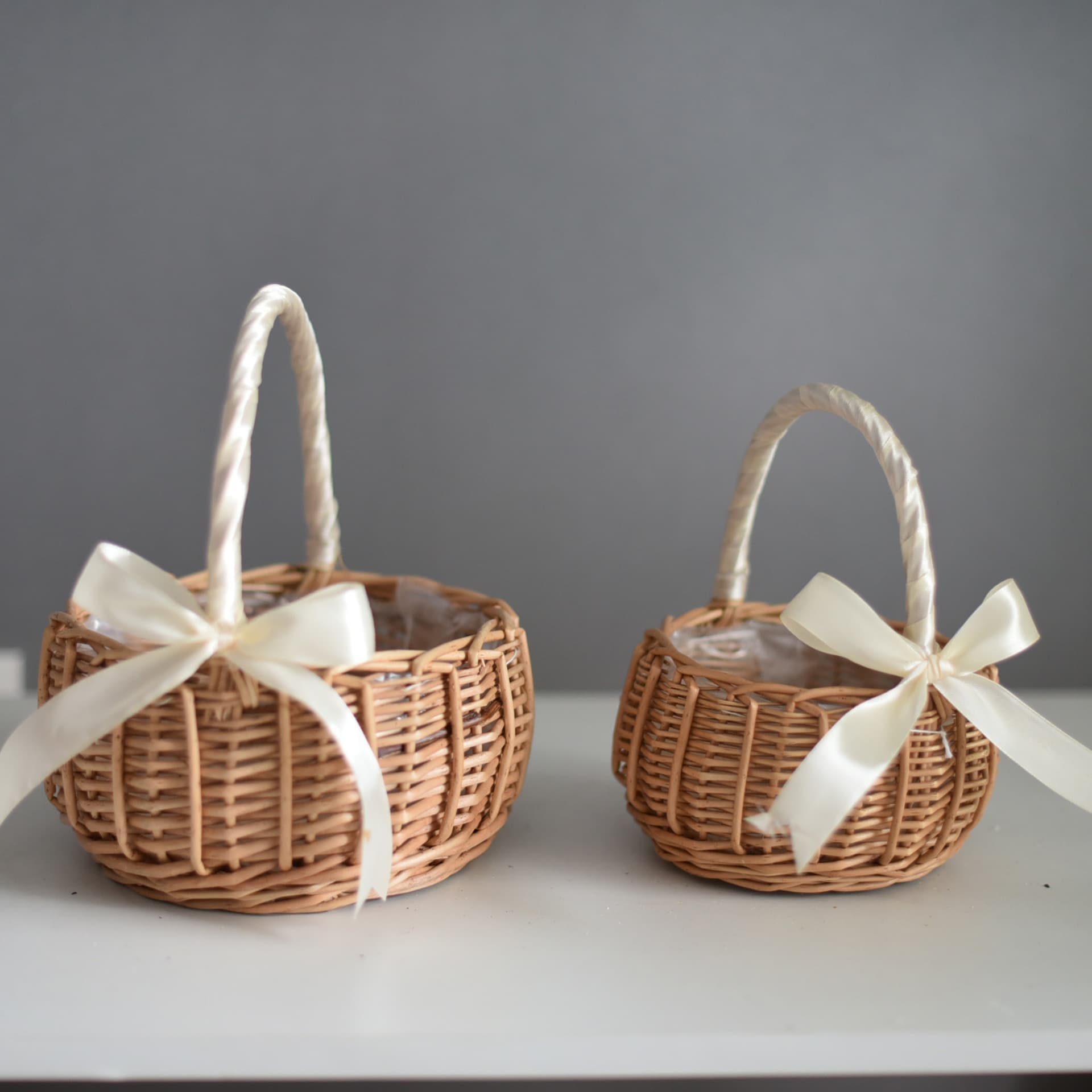 Wholesale Handwoven Flower Baskets, Natural Rattan and Bamboo Storage Baskets for Floral Arrangements