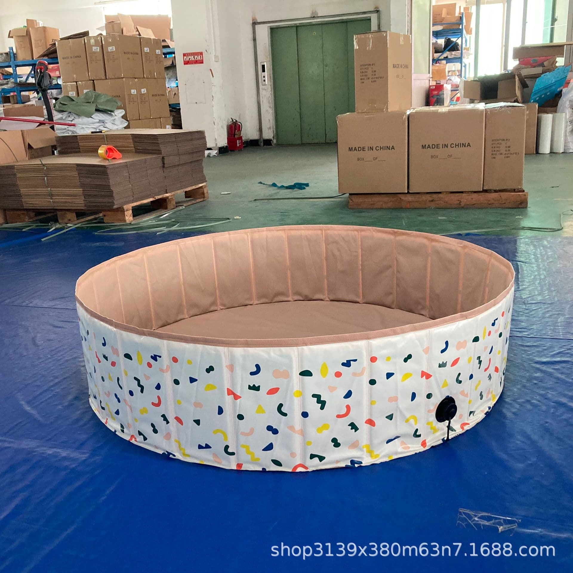Manufacturer supplies pet pools, folding bathtubs, portable paddling pool bathtubs, universal bathtubs for cats and dogs
