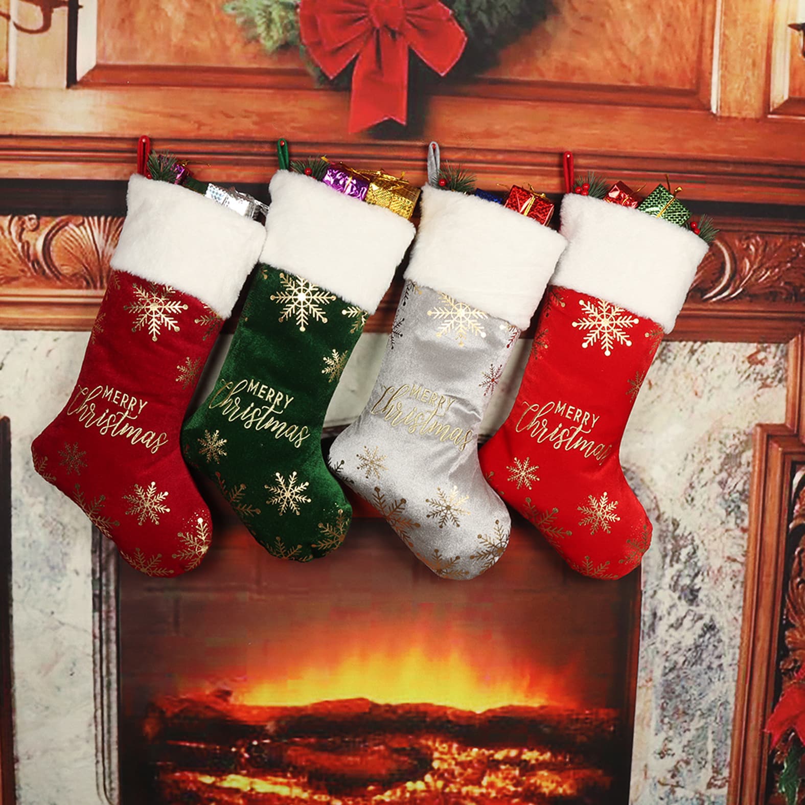 Christmas Decorative Embroidered Socks Gold Foil Christmas Candy Socks Bag Classic Style Christmas Festival Decorations