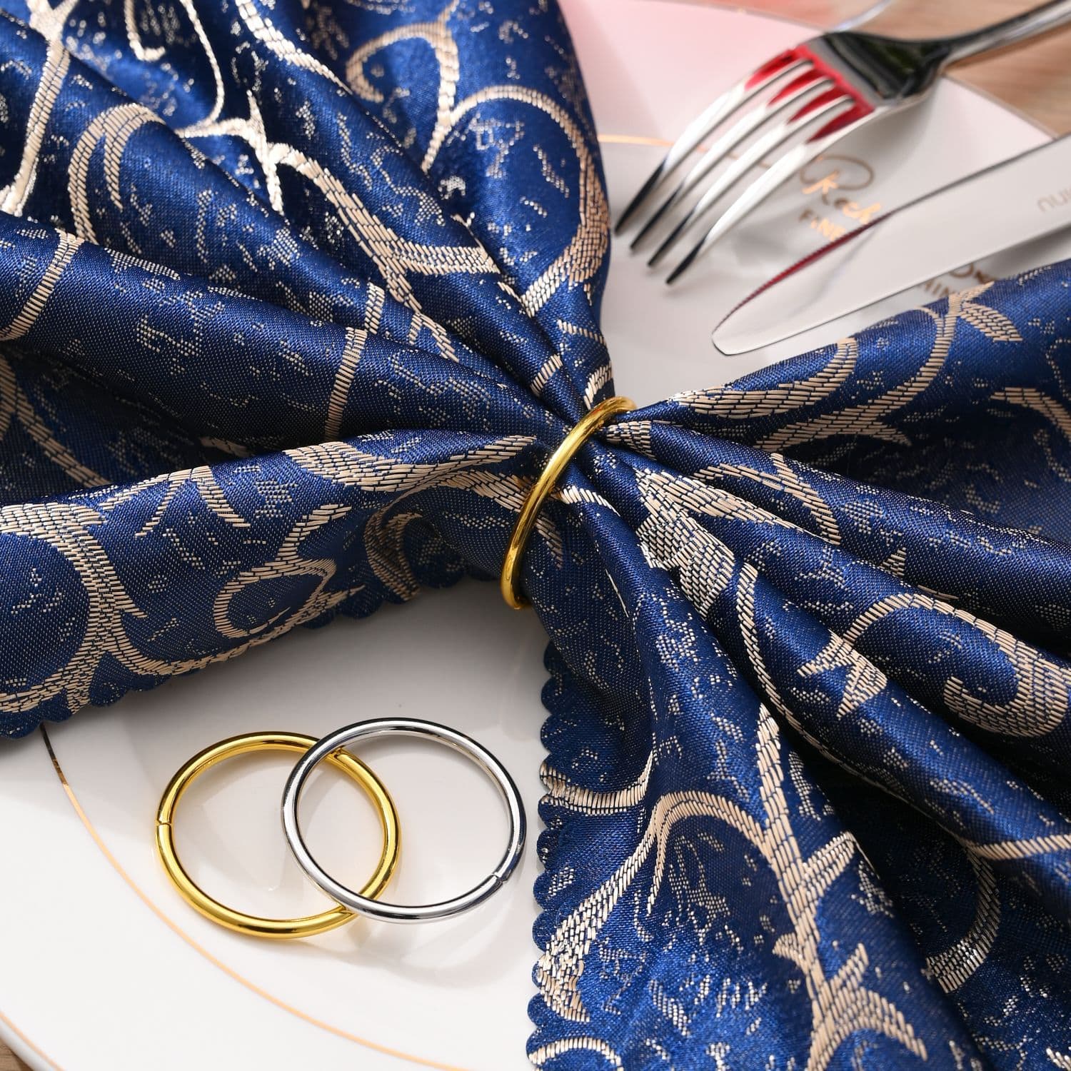 Factory direct sales cross-border metal simple ring plain ring napkin ring napkin buckle golden fashion hotel mouth cloth ring