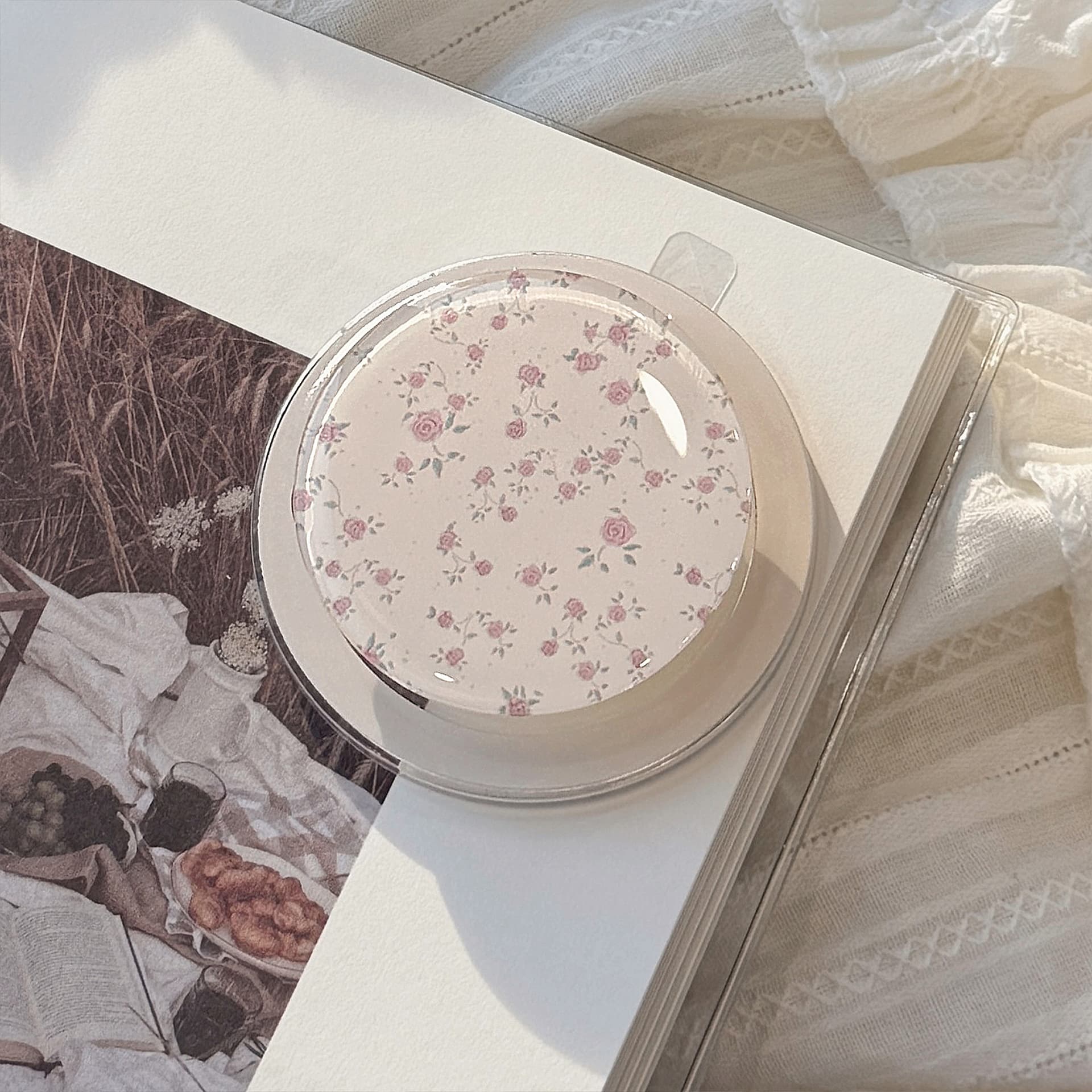 Ins-style small floral pattern, compatible with MagSafe magnetic mount, retractable air-cushion stand, soft and aesthetic colors