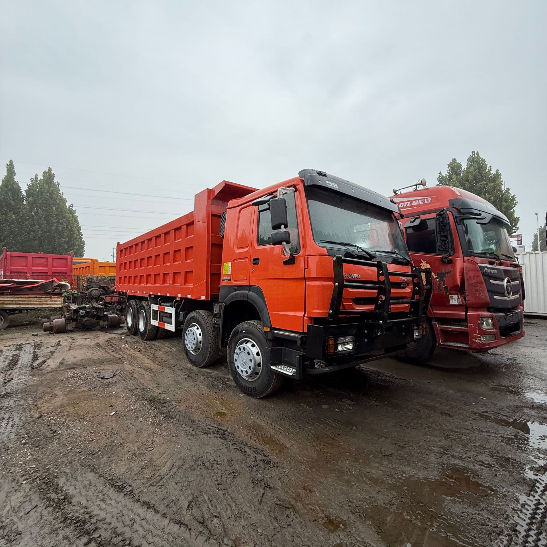 Export Remanufactured HOWO 375HP 60T Configuration 8X4 Dump Truck, Delong X3000 Weichai 400HP